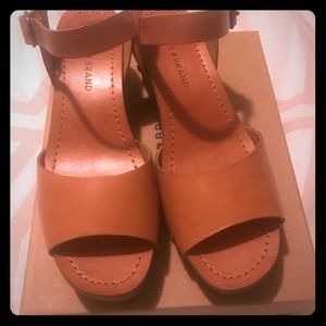 Leather sandal size 8 lucky brand